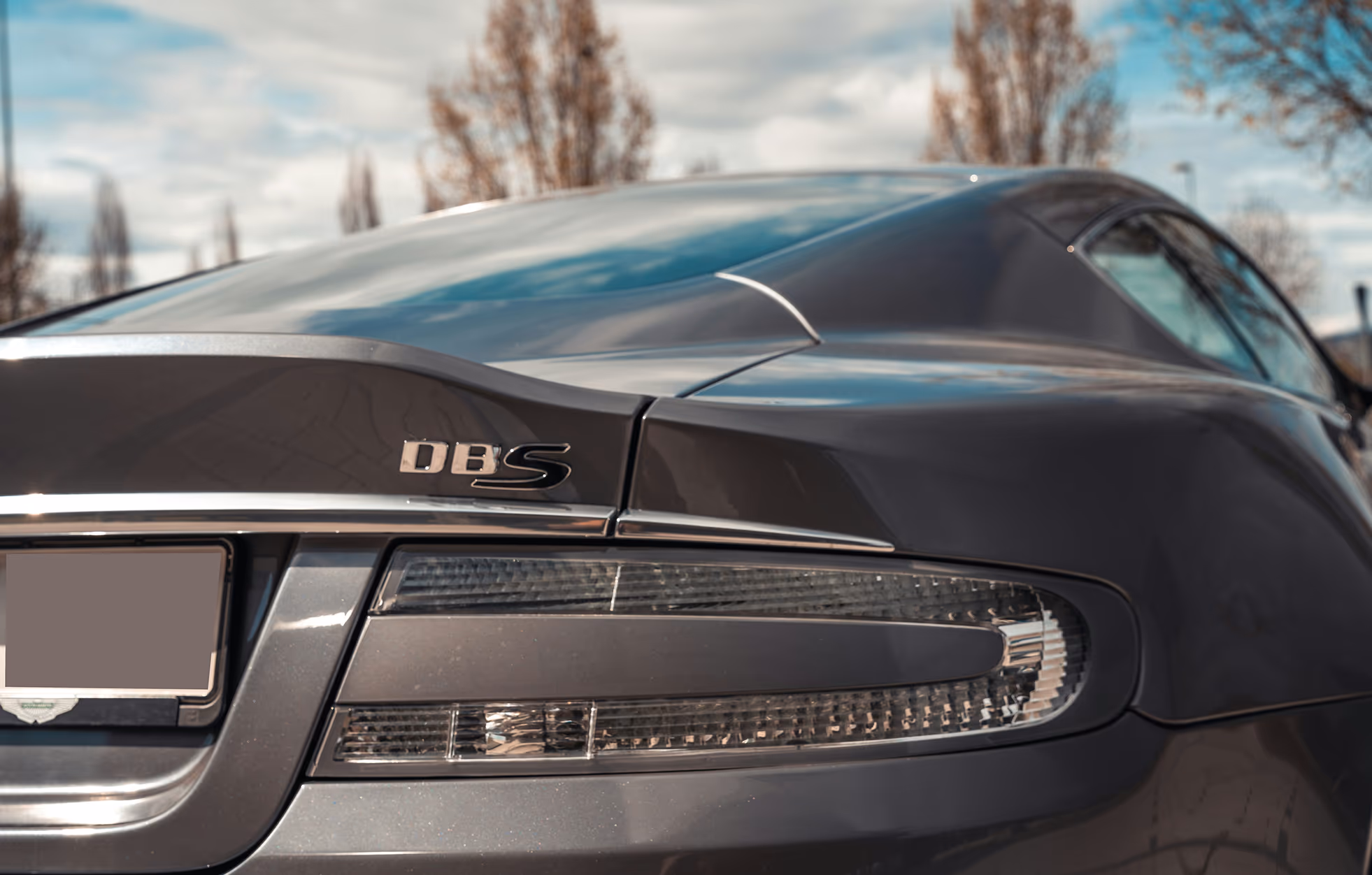 Aston Martin DBS